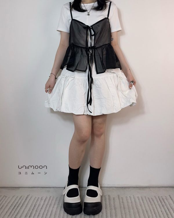 𝟮𝟲𝟰𝟮𝟬 漂浮雲朵朵綁帶造型花苞短裙 