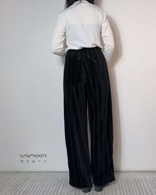 𝟮𝟲𝟭𝟭𝟴 百搭款螺紋米白打底上衣 