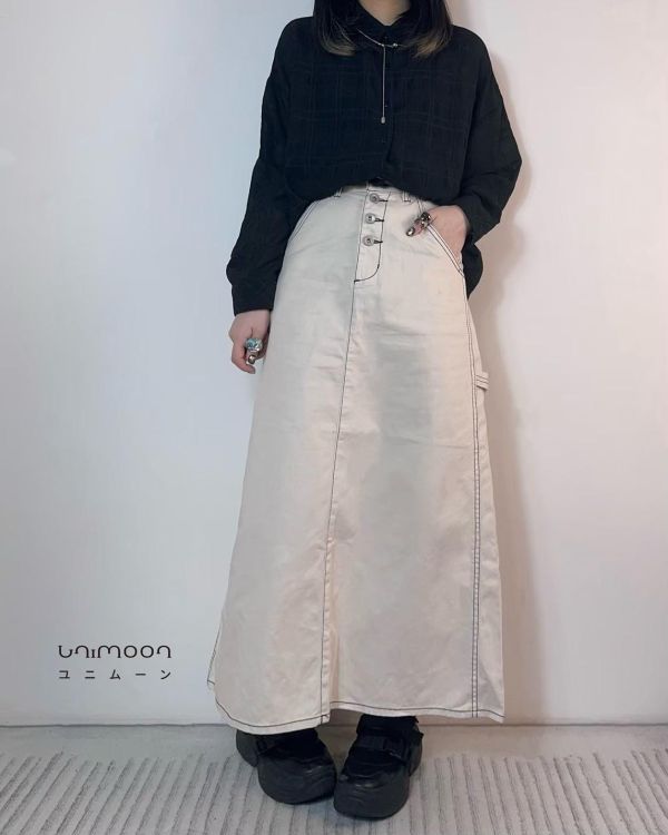 ᴊᴜʟ 𝟮𝟱-𝟮 撞色車縫線設計多扣A字裙 