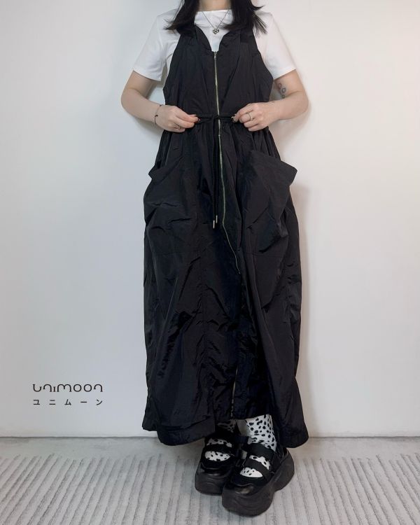 𝟮𝟲𝟰𝟮𝟰 刷刷布拉鏈綁帶設計款洋裝 