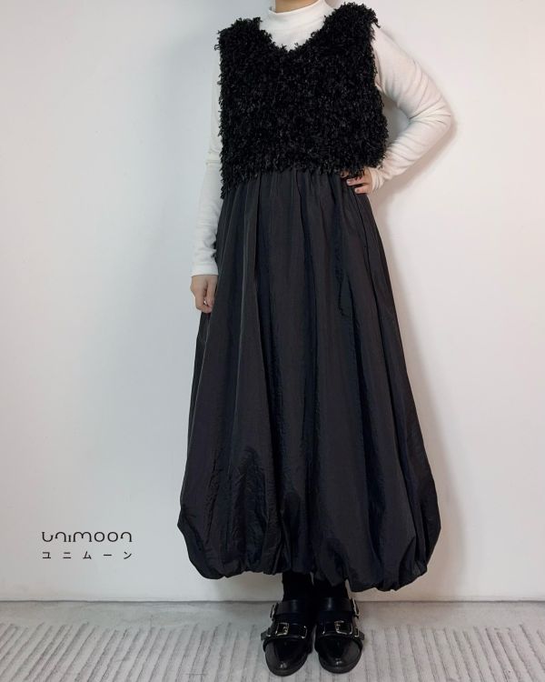 𝟮𝟲𝟮𝟭𝟳 黑天鵝羽毛流蘇短版背心 