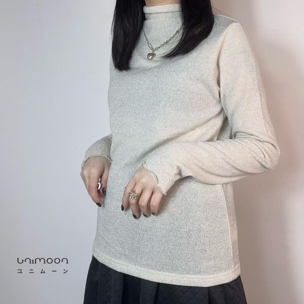 𝟮𝟲𝟯𝟬𝟳 奶油咖啡館閃閃捲邊打底上衣 