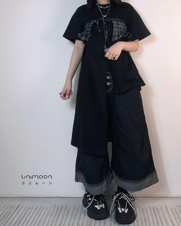 ᴀᴜɢ 𝟮𝟱-𝟯 撞色車縫線設計毛邊七分牛仔寬褲 