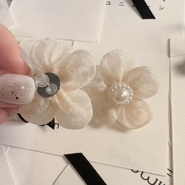 𝗔𝗖𝟮𝟲𝟬𝟯 網紗小花耳環 