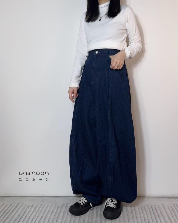 𝟮𝟲𝟮𝟬𝟴 側邊鏤空設計款一粒釦彎刀牛仔褲 