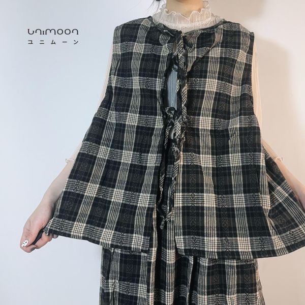 ꜱᴇᴘ 𝟮𝟱-𝟯 時光書頁英倫風焦糖格紋綁帶套裝（背心+裙） 