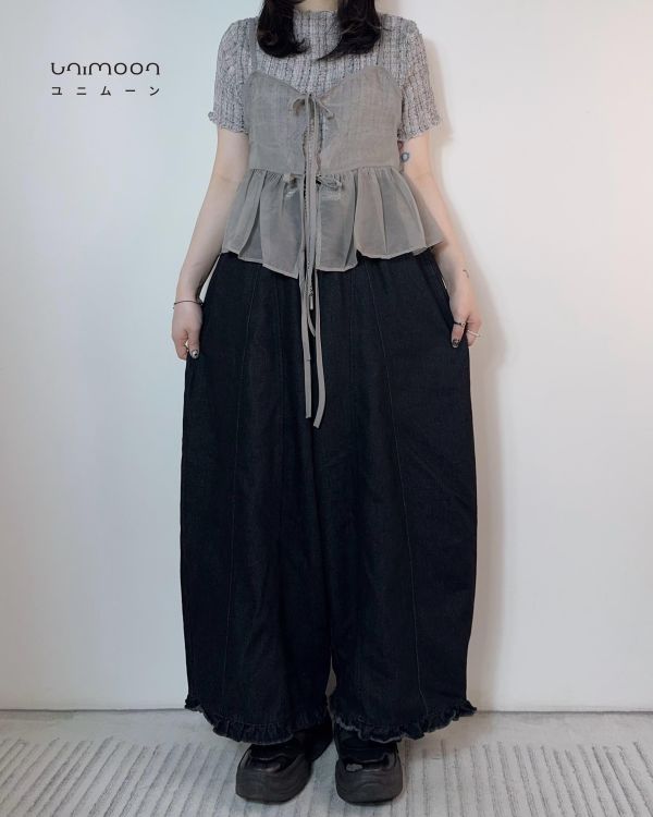 𝟮𝟲𝟰𝟭𝟭 混灰格皺皺肌理布捲邊短版上衣 