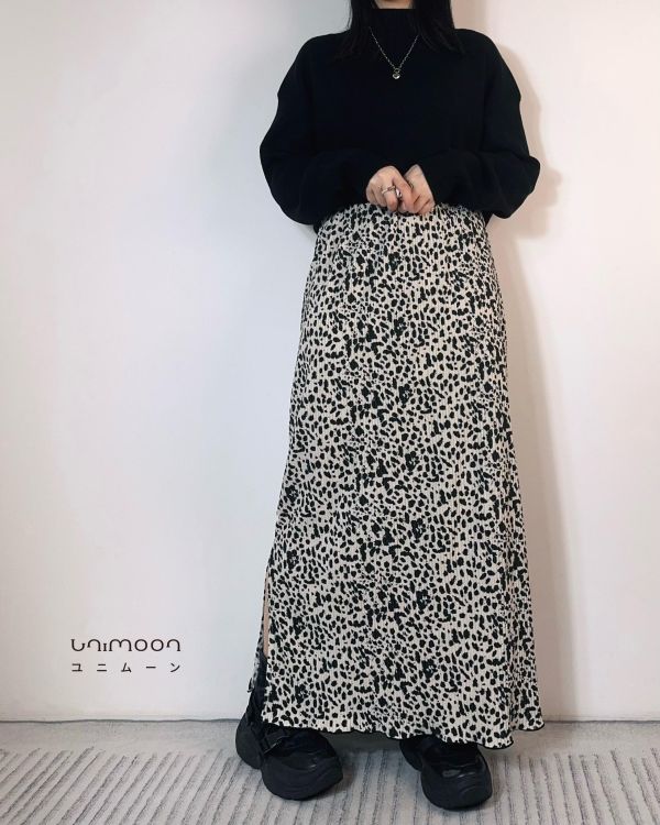 ᴅᴇᴄ 𝟮𝟱-𝟯 米白豹紋微磨毛卷邊開衩長裙 