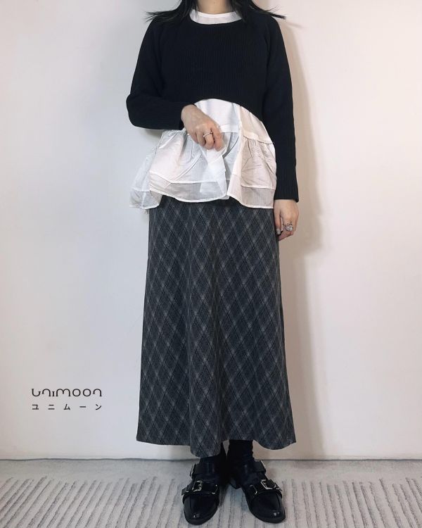 ᴅᴇᴄ 𝟮𝟱-𝟭𝟯 基本款短版落肩針織上衣 