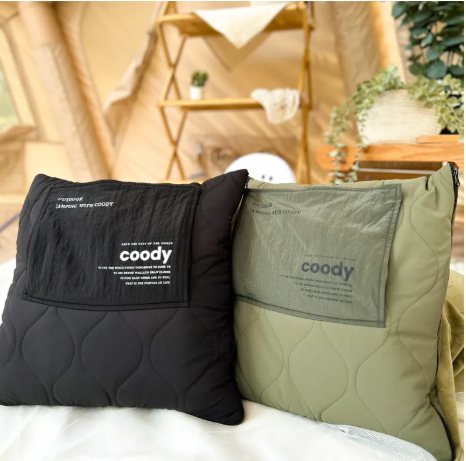 Coody 多功能披肩抱枕棉被 