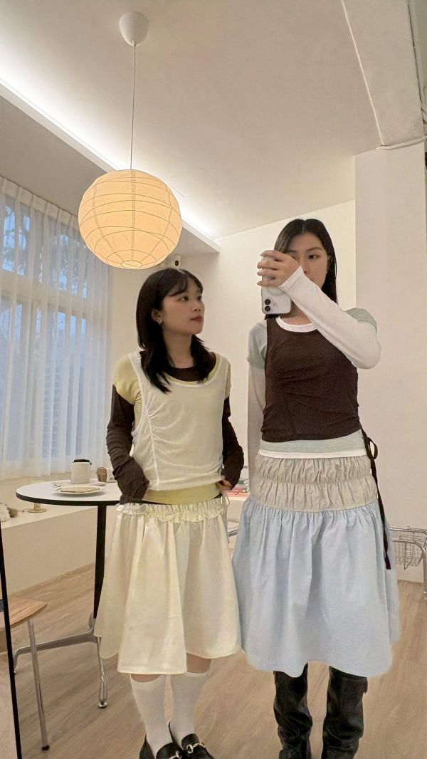 。Tokii選品。 淡色系抓皺感中裙 