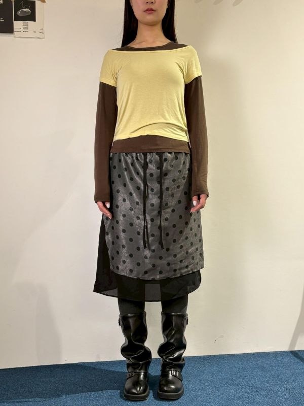 。Tokii選品。光澤點點雙色層次裙 