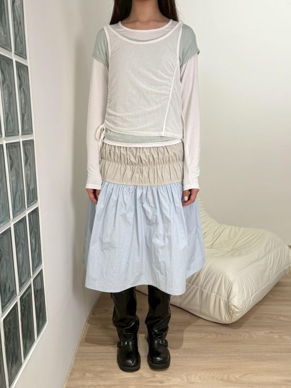 。Tokii選品。 淡色系抓皺感中裙 