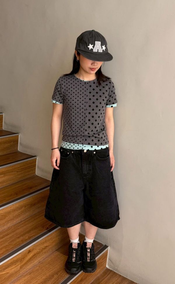 。Tokii選品。 拼接點點短袖上衣 