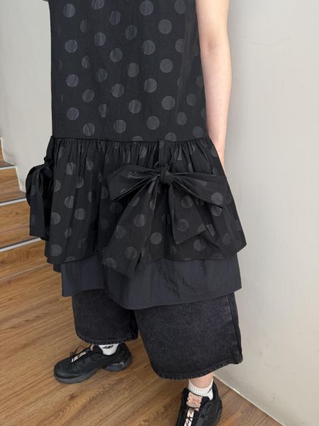 。Tokii選品。波點蝴蝶結背心洋裝 