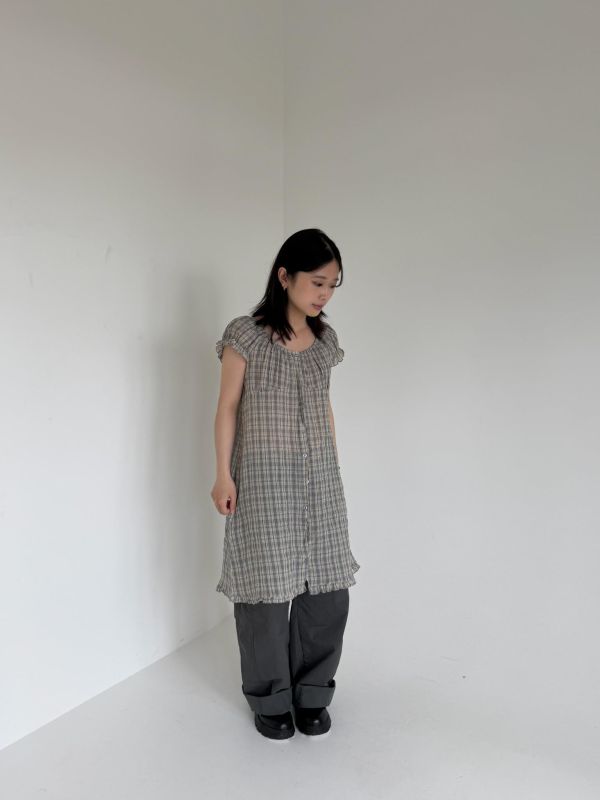 。Tokii選品。格紋復古感澎袖洋裝 