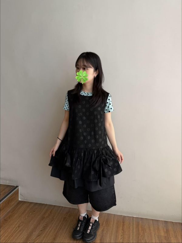 。Tokii選品。波點蝴蝶結背心洋裝 