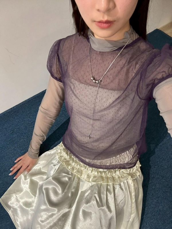 。Tokii選品。透膚微澎袖波點上衣 