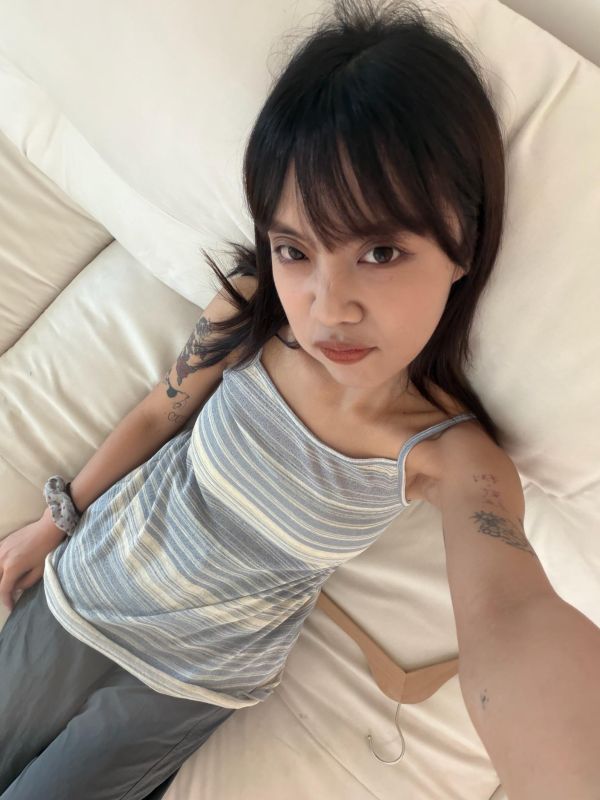 。Tokii選品。木耳邊復古條紋背心 