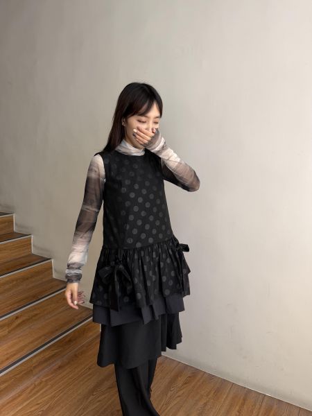 。Tokii選品。波點蝴蝶結背心洋裝 
