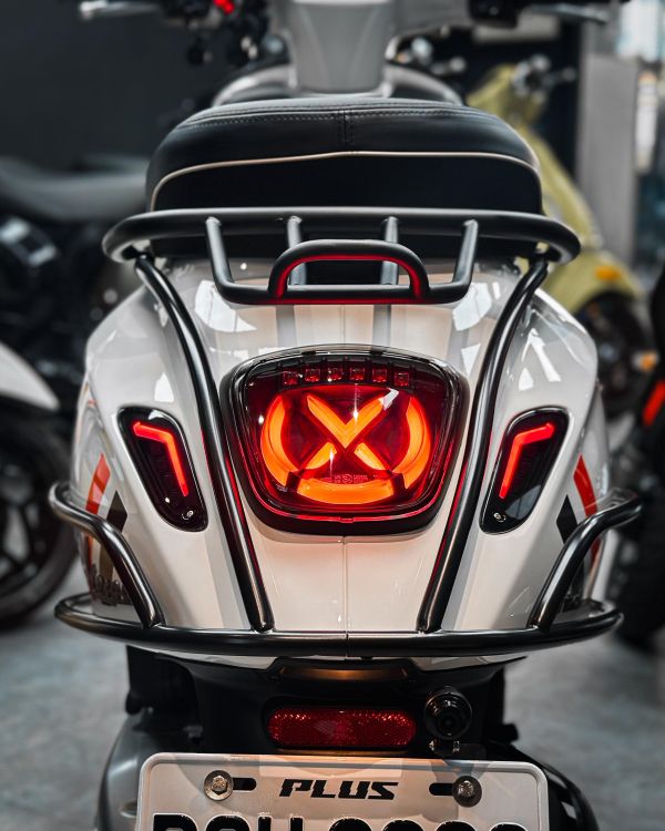 暴風 X-C1 尾燈 衝刺/春天 偉士牌 VESPA SPRINT PMV 