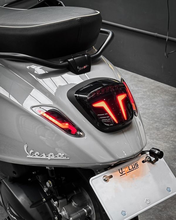 Gorgeous LED 公牛尾燈 牛角尾燈 四段模式切換 Vespa 偉士牌 衝刺／春天／3v／iget Vespa 公牛尾燈, Vespa 牛角尾燈, Gorgeous LED 尾燈, Vespa LED 尾燈, Vespa 改裝尾燈, Vespa Sprint 尾燈, Vespa Primavera 尾燈, Vespa 衝刺改裝, Vespa 春天改裝, 偉士牌尾燈, 偉士牌 LED 尾燈, Vespa 燈系改裝, Vespa 精品改裝, Vespa 3V 配件, Vespa iGet 配件, V