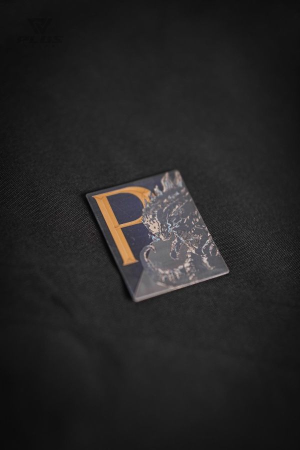 哥吉拉  雷雕鈦片 含底座 