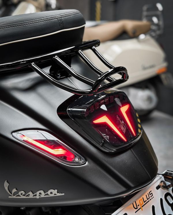 Gorgeous LED 公牛尾燈 牛角尾燈 四段模式切換 Vespa 偉士牌 衝刺／春天／3v／iget Vespa 公牛尾燈, Vespa 牛角尾燈, Gorgeous LED 尾燈, Vespa LED 尾燈, Vespa 改裝尾燈, Vespa Sprint 尾燈, Vespa Primavera 尾燈, Vespa 衝刺改裝, Vespa 春天改裝, 偉士牌尾燈, 偉士牌 LED 尾燈, Vespa 燈系改裝, Vespa 精品改裝, Vespa 3V 配件, Vespa iGet 配件, V