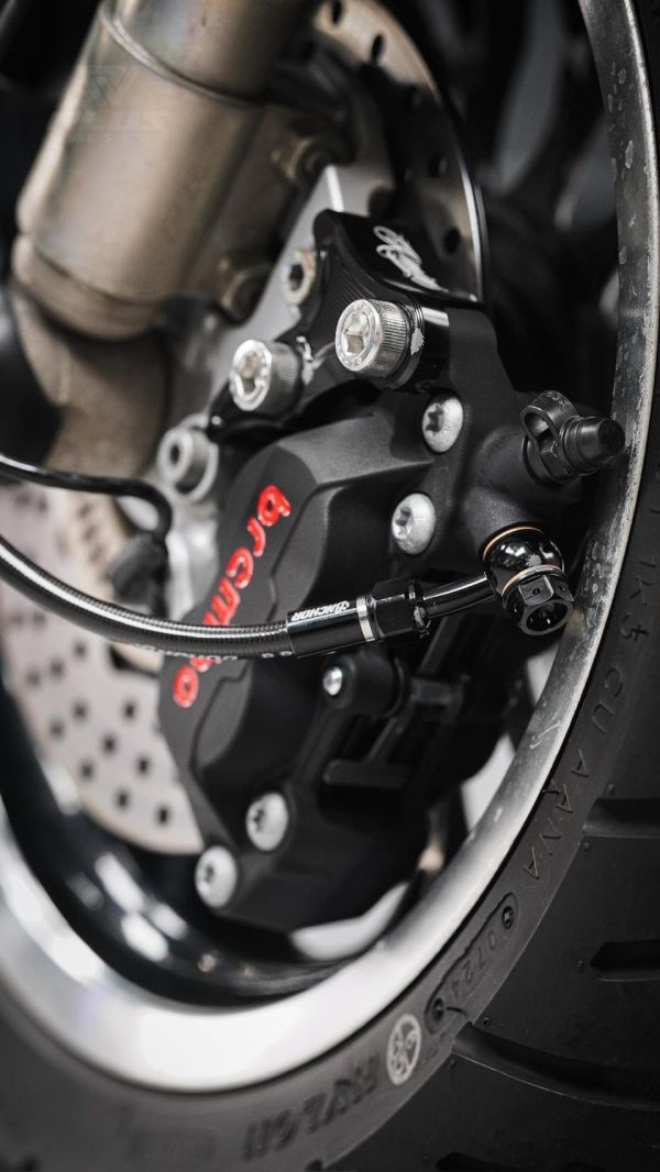 Brembo 基本對四卡鉗 黑底紅字 公司貨 正品 衝刺 春天 LX 偉士牌 Brembo卡鉗、Brembo對四卡鉗、Brembo黑底紅字、Brembo公司貨、Brembo正品、Vespa卡鉗、偉士牌卡鉗、Sprint卡鉗、Primavera卡鉗、LX卡鉗、Vespa煞車升級、偉士牌煞車改裝、對四卡鉗、四活塞卡鉗、機車制動升級、煞車系統改裝、Vespa改裝精品、機車卡鉗推薦、Brembo煞車系統、Vespa Sprint改裝、Vespa Primavera改裝、Vespa