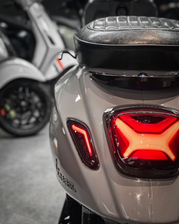 Zelioni 方向燈 LED 流水燈 Z牌 Vespa 偉士牌 衝刺/春天 