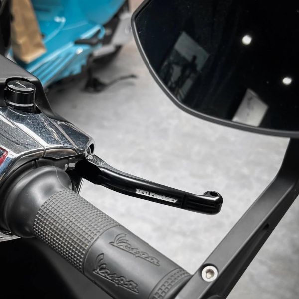 TFC零四 煞車拉桿 拉桿 衝刺/春天/LX VESPA Vespa 煞車拉桿,Vespa 改裝拉桿,Vespa CNC 拉桿,Vespa Sprint 拉桿,Vespa Primavera 拉桿,Vespa LX 拉桿,偉士牌煞車拉桿,偉士牌改裝拉桿,TFC 拉桿
零四拉桿