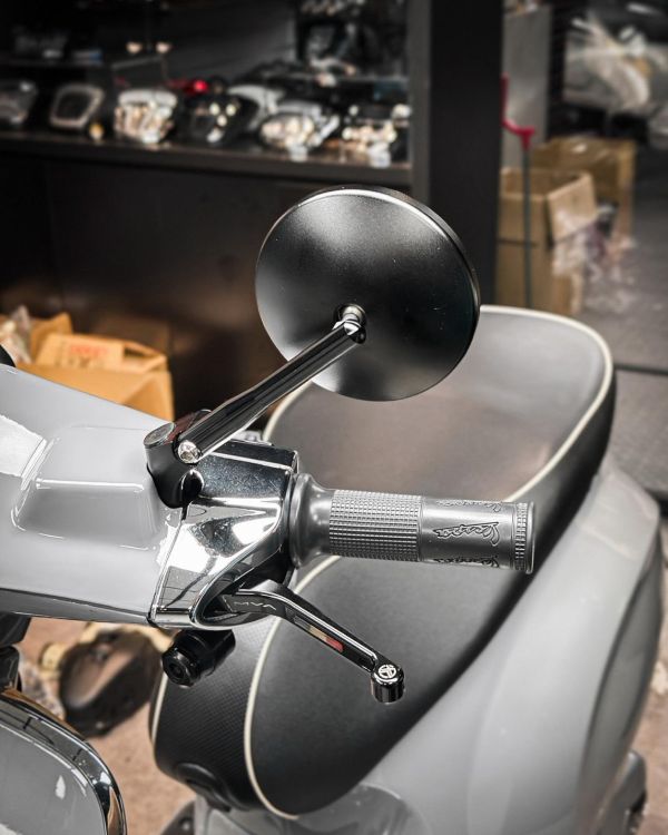 （合法大小）CNC 亮黑短版手把鏡 端子鏡 後照鏡 衝刺 春天 LX GTS GTV VESPA Vespa手把鏡, Vespa端子鏡, Vespa後照鏡, 偉士牌手把鏡, 偉士牌端子鏡, CNC手把鏡, 亮黑後照鏡, 短版手把鏡, 合法後照鏡, Vespa改裝, Sprint手把鏡, Primavera手把鏡, LX手把鏡, GTS手把鏡, GTV手把鏡, Vespa精品配件, 偉士牌外觀改裝, 後照鏡改裝, 機車後照鏡, PLUS VESPA
