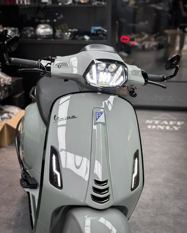 ROBOT 機器人 LED 魚眼 大燈 Vespa 偉士牌 衝刺3v／iget ROBOT 機器人大燈, Vespa 魚眼大燈, Vespa LED 大燈, Vespa 頭燈改裝, Vespa Sprint 大燈, Vespa 衝刺大燈, Vespa 3V 大燈, Vespa iGet 大燈, 偉士牌魚眼大燈, 偉士牌 LED 頭燈, Vespa 燈系改裝, Vespa 外觀改裝, Vespa 精品改裝, Vespa 車燈升級, Vespa 夜間照明, Vespa 改裝配件,