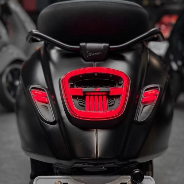 AS視覺鯊 新版 LED R1序列式尾燈 Vespa 衝刺 / 春天 / 3V / iget 偉士牌 