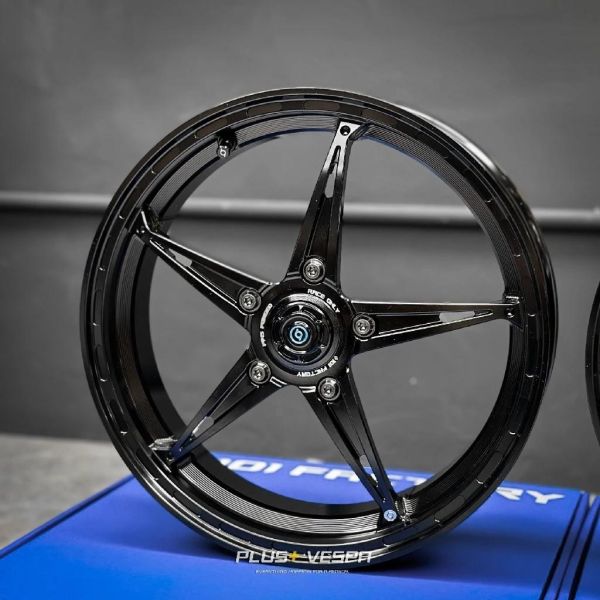 1O1 Factory 12" Race Forged Wheel P145 五爪鍛框Vespa 衝刺 春天 
