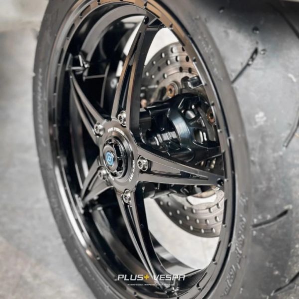 1O1 Factory 12" Race Forged Wheel P145 五爪鍛框Vespa 衝刺 春天 