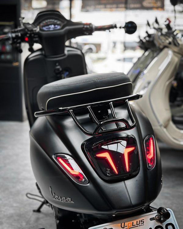 Gorgeous LED 公牛尾燈 牛角尾燈 四段模式切換 Vespa 偉士牌 衝刺／春天／3v／iget Vespa 公牛尾燈, Vespa 牛角尾燈, Gorgeous LED 尾燈, Vespa LED 尾燈, Vespa 改裝尾燈, Vespa Sprint 尾燈, Vespa Primavera 尾燈, Vespa 衝刺改裝, Vespa 春天改裝, 偉士牌尾燈, 偉士牌 LED 尾燈, Vespa 燈系改裝, Vespa 精品改裝, Vespa 3V 配件, Vespa iGet 配件, V