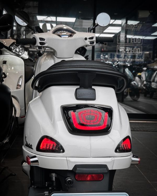 HD CORSE LED 燻黑導光尾燈組 尾燈總成 Vespa 偉士牌 LX／LT／S／3v／iget 