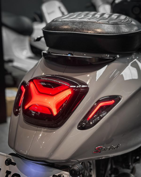X燻黑尾燈組 Vespa 偉士牌 衝刺／春天／3v／IGET 
