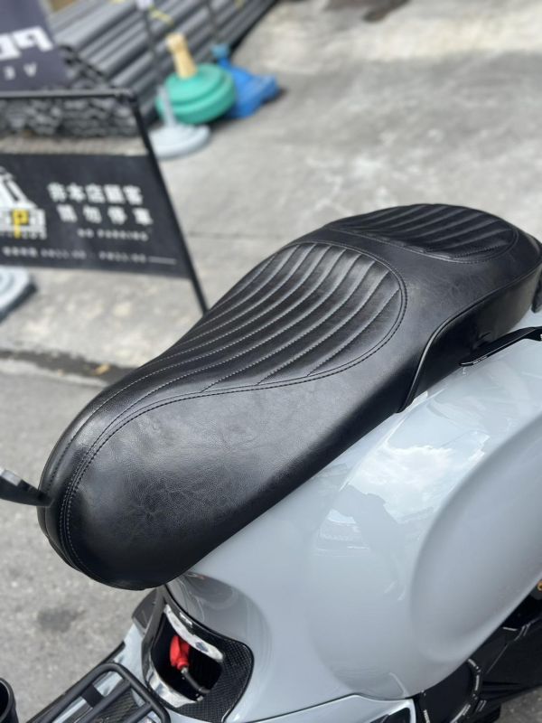 手工客製化 賽車雙人皮革椅墊 衝刺 春天 偉士牌 交換 買斷 客製化 
