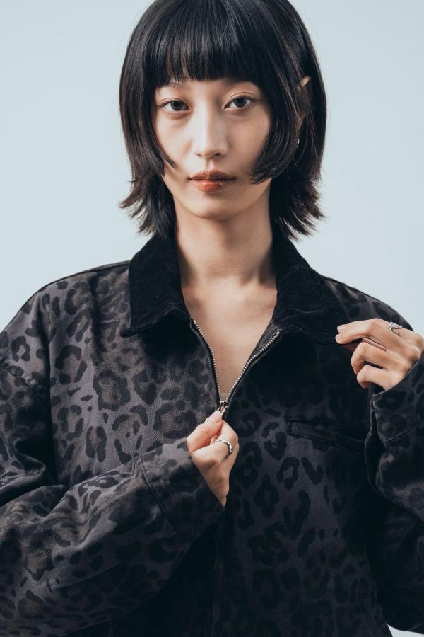 潮流個性豹紋印花短版夾克 