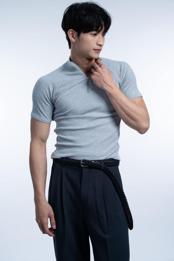 Muscle Fit半拉鍊短衫 