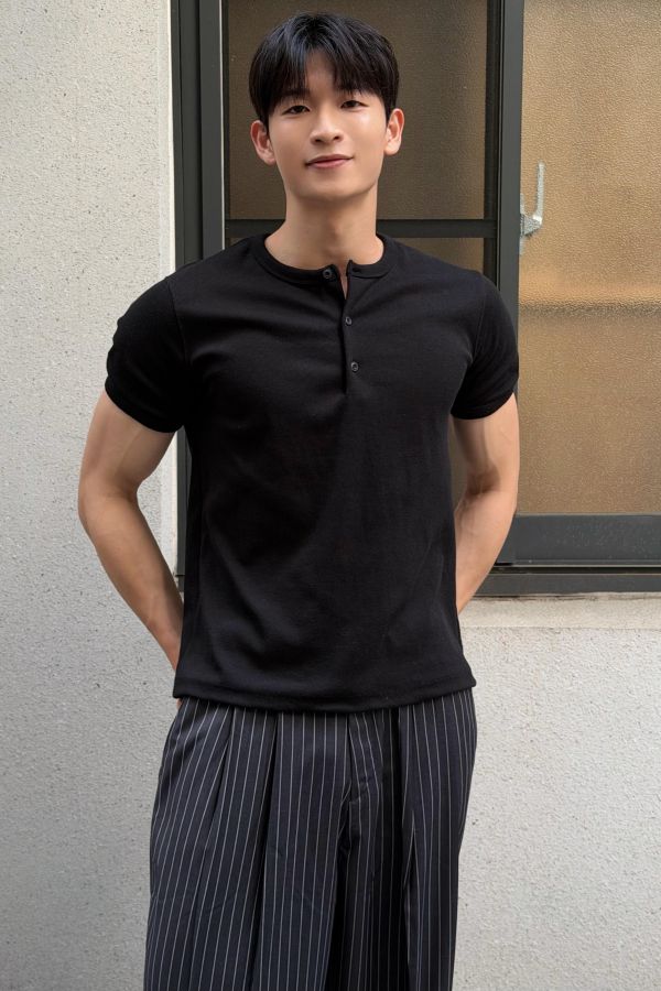 Muscle Fit亨利領短衫 