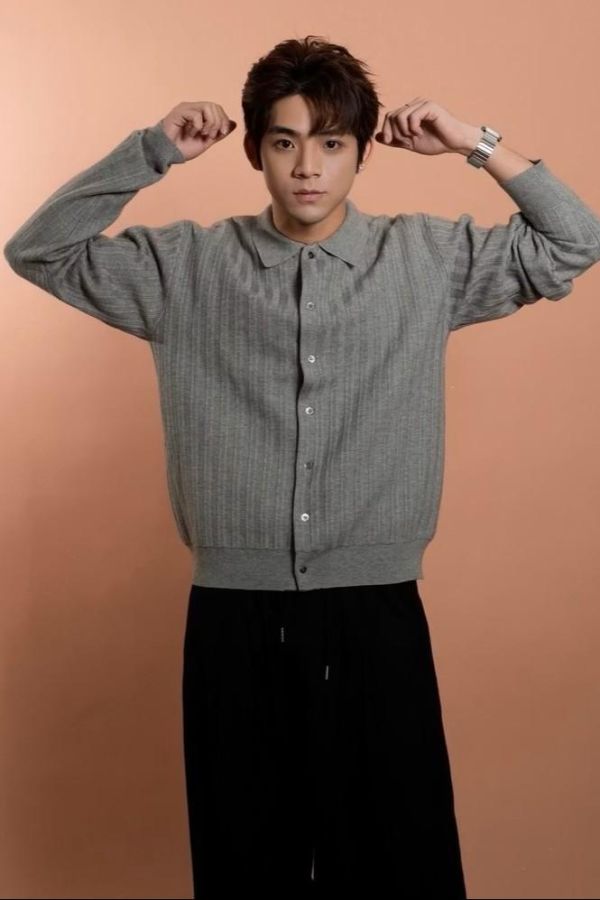 翻領輕熟男排釦襯 