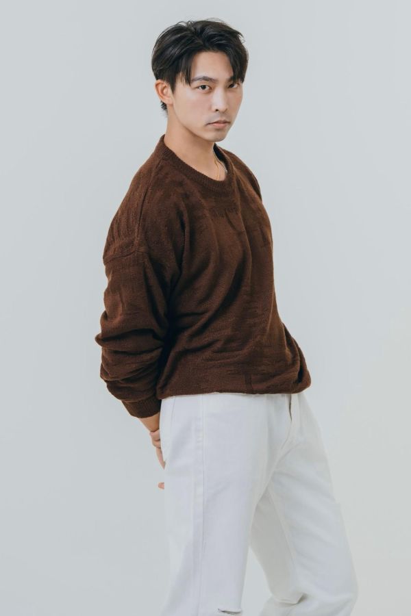 立體設計款長袖針織衫 