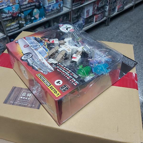 HASBRO 孩之寶 | 變形金剛 | 聯名款 | Ghostbusters: Afterlife 魔鬼剋星：未來世 | ECTO-1 捉鬼車 | 2021年 | 高約18公分 | 可變形可動完成品 | 全新未拆 | 現貨 