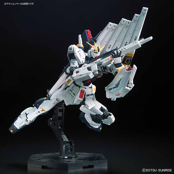 BANDAI 萬代 | RG 1/144 #32 ν鋼彈 | Nu鋼彈 | 牛鋼 | 組裝模型 | 現貨 