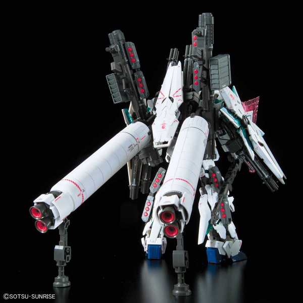 BANDAI 萬代 | RG #30 1/144 全裝甲型獨角獸鋼彈 | 組裝模型 