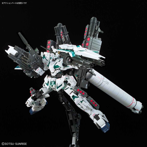 BANDAI 萬代 | RG #30 1/144 全裝甲型獨角獸鋼彈 | 組裝模型 