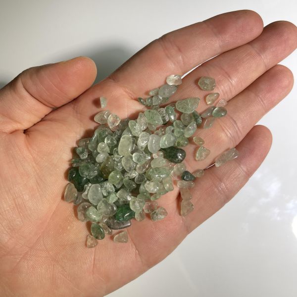 綠草莓碎石 綠草莓水晶,原礦,水晶,礦石